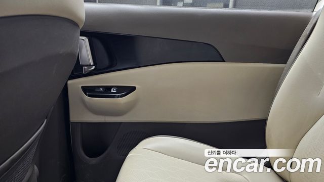 Kia Canival 2021 — photo 15