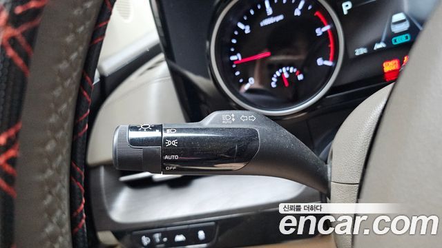 Kia Canival 2021 — photo 28