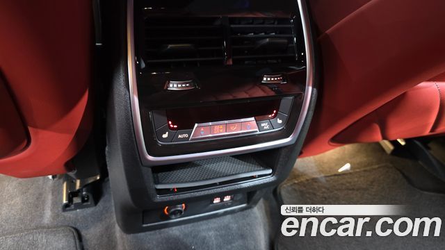 BMW XM 2026 — photo 18