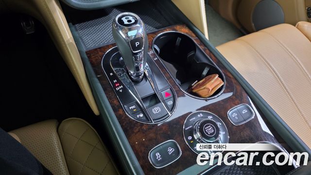 Bentley Bentayga 2018 — photo 9