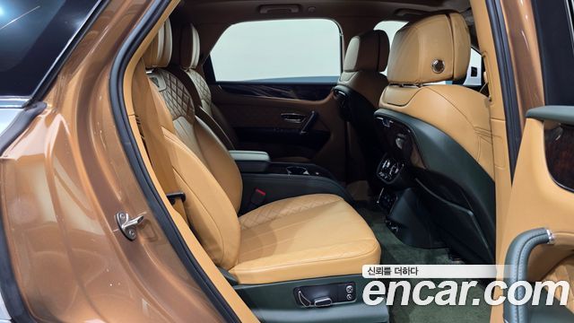 Bentley Bentayga 2018 — photo 12