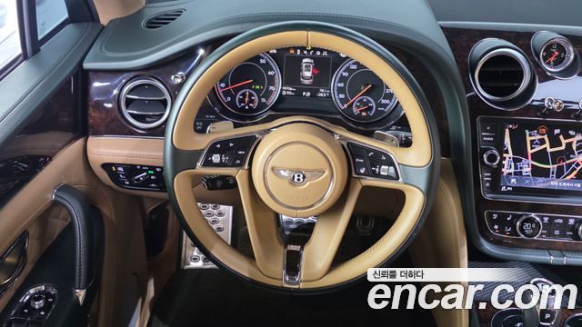 Bentley Bentayga 2018 — photo 13
