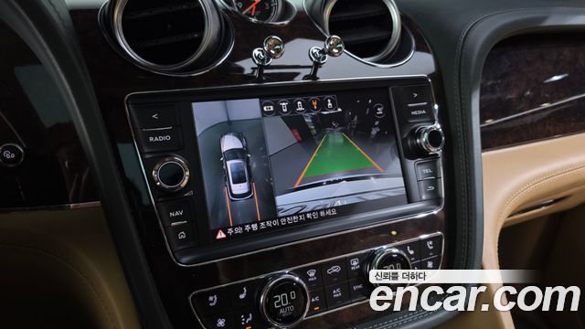 Bentley Bentayga 2018 — photo 15