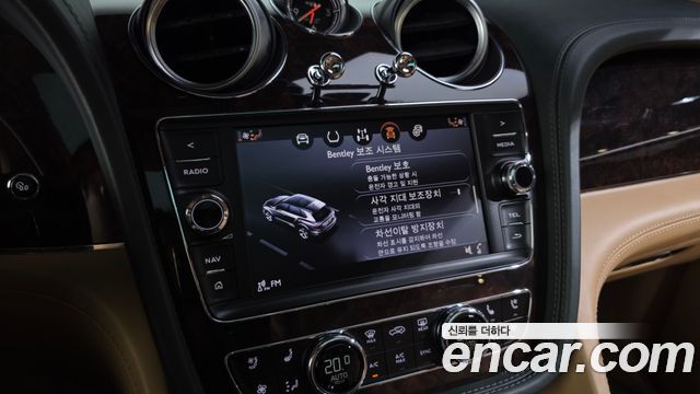 Bentley Bentayga 2018 — photo 16