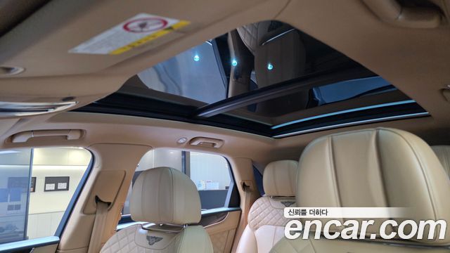 Bentley Bentayga 2018 — photo 18
