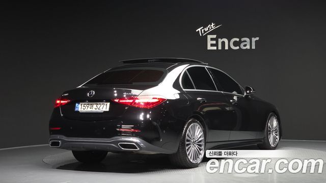 Mercedes-Benz C-Class 2023 — photo 2
