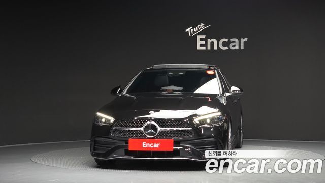 Mercedes-Benz C-Class 2023 — photo 3