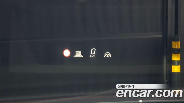 Mercedes-Benz C-Class 2023 — photo 23