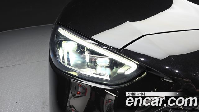 Mercedes-Benz C-Class 2023 — photo 8