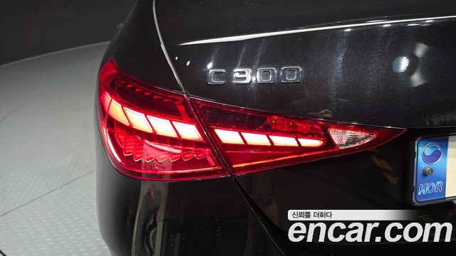 Mercedes-Benz C-Class 2023 — photo 9