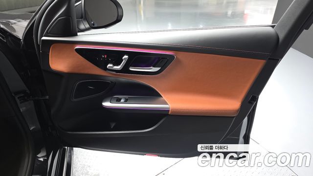 Mercedes-Benz C-Class 2023 — photo 14