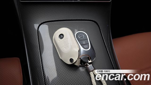 Mercedes-Benz C-Class 2023 — photo 27