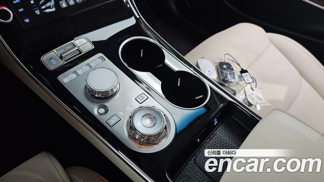 Genesis GV70 2025 — photo 9