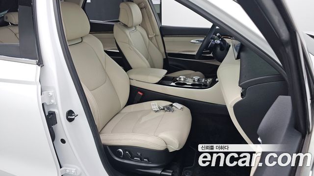 Genesis GV70 2025 — photo 12