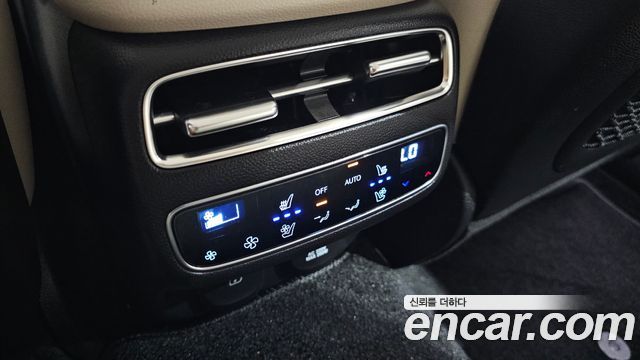 Genesis GV70 2025 — photo 17