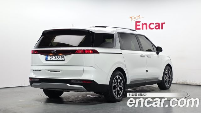 Kia Canival 2021 — photo 2
