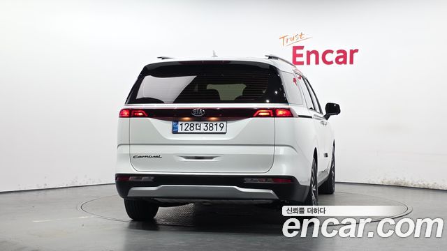 Kia Canival 2021 — photo 4