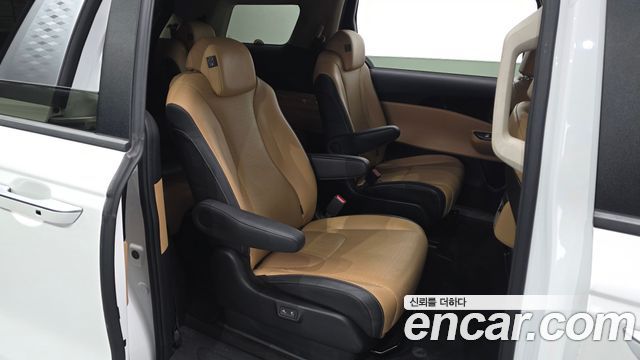 Kia Canival 2021 — photo 11