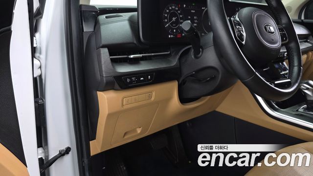 Kia Canival 2021 — photo 13