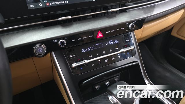 Kia Canival 2021 — photo 17
