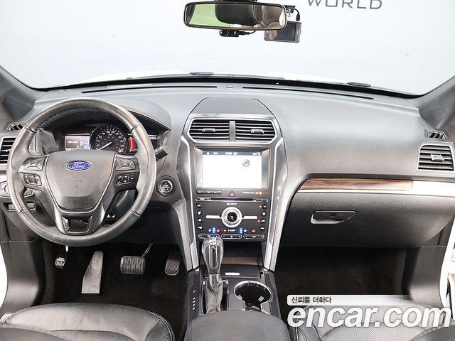 Ford Explorer 2018 — photo 12