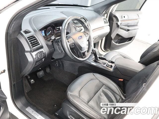 Ford Explorer 2018 — photo 15