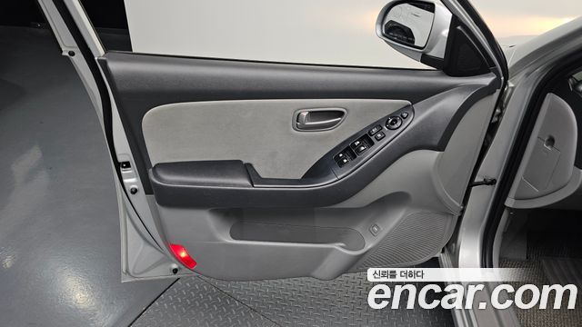 Hyundai AVANTE 2007 — photo 14