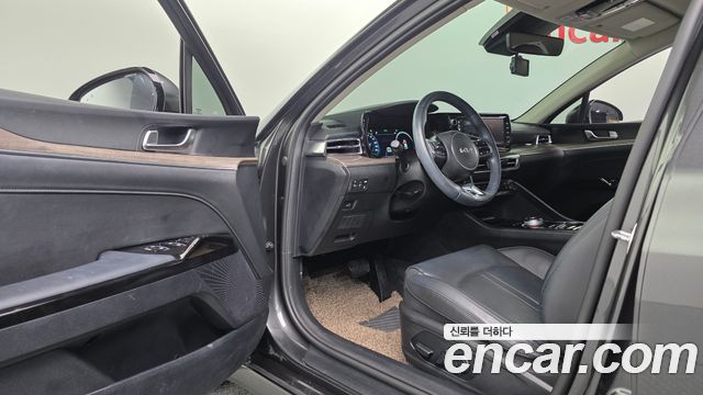 Kia K5 2023 — photo 13