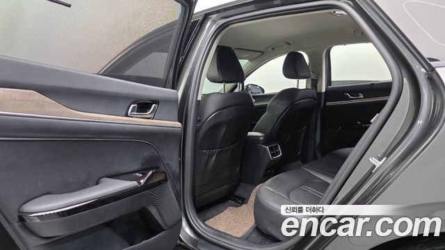 Kia K5 2023 — photo 28