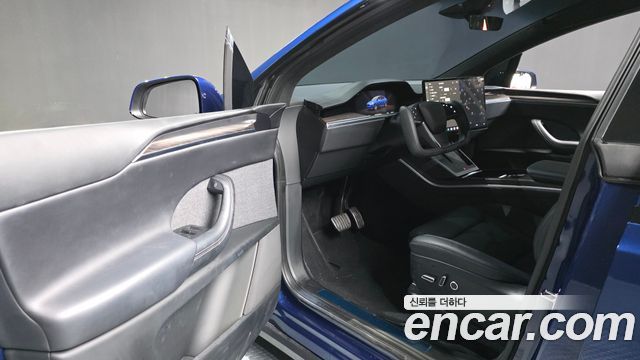 Tesla Model X 2023 — photo 13