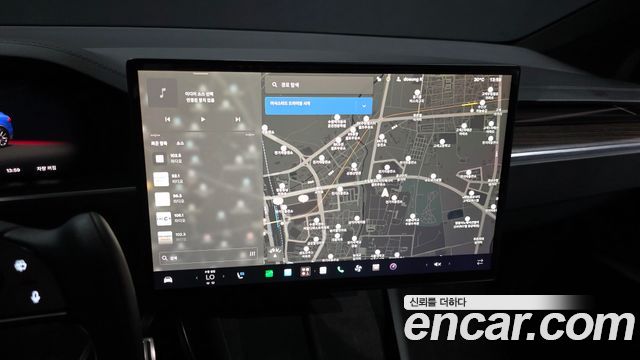 Tesla Model X 2023 — photo 20