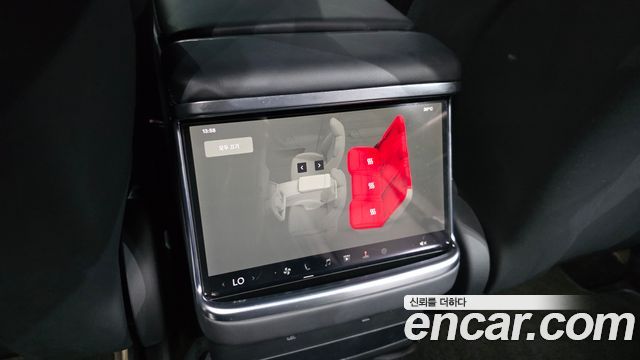 Tesla Model X 2023 — photo 24
