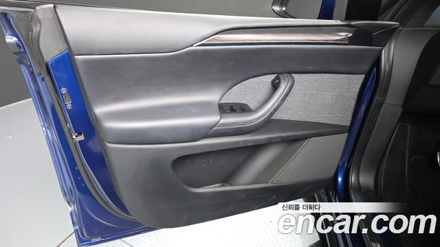 Tesla Model X 2023 — photo 14