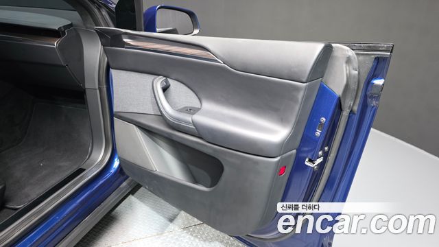 Tesla Model X 2023 — photo 15