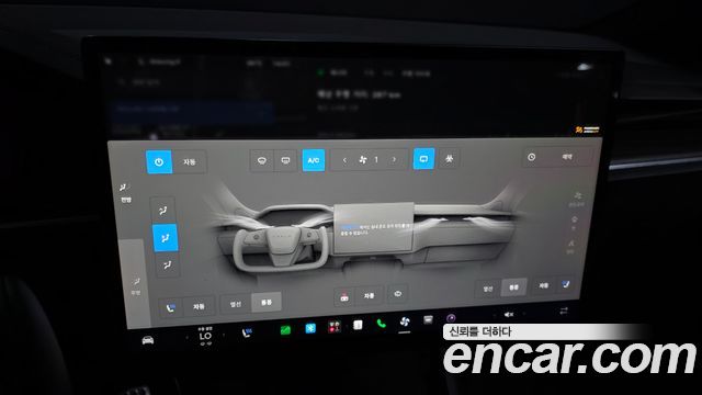 Tesla Model X 2023 — photo 28
