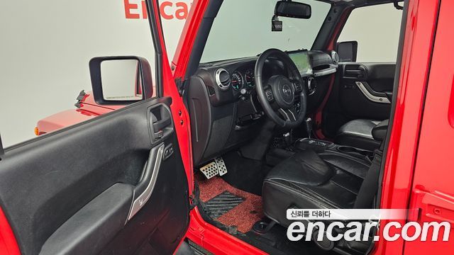 Jeep Wrangler 2015 — photo 13