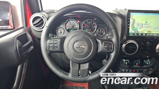 Jeep Wrangler 2015 — photo 18