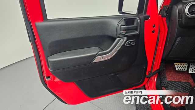 Jeep Wrangler 2015 — photo 14