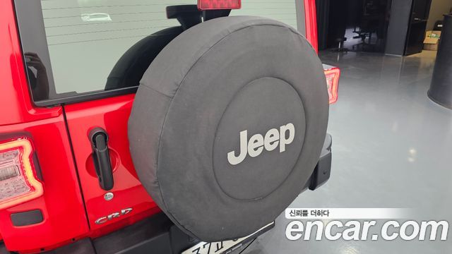Jeep Wrangler 2015 — photo 30