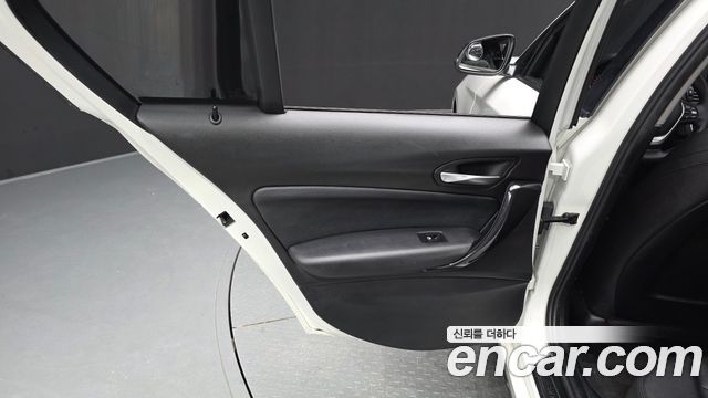 BMW 1-Series 2015 — photo 15