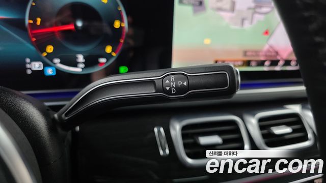Mercedes-Benz GLE-Class 2023 — photo 12