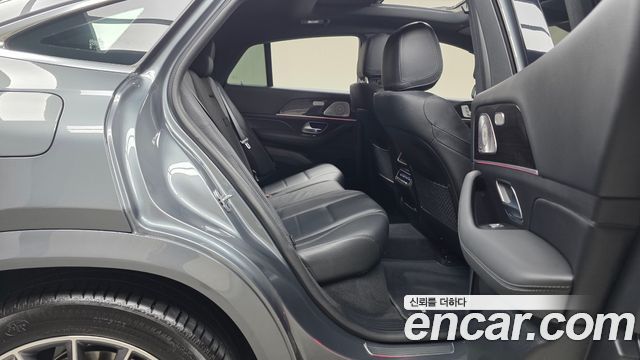 Mercedes-Benz GLE-Class 2023 — photo 17