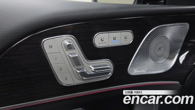 Mercedes-Benz GLE-Class 2023 — photo 19