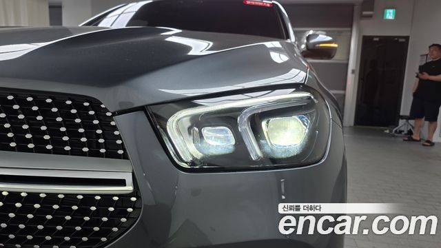 Mercedes-Benz GLE-Class 2023 — photo 8