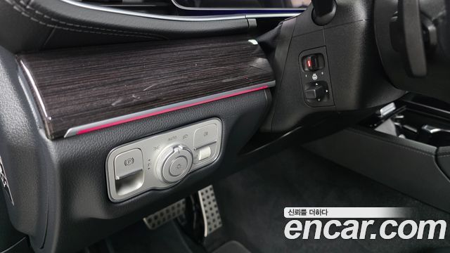 Mercedes-Benz GLE-Class 2023 — photo 27