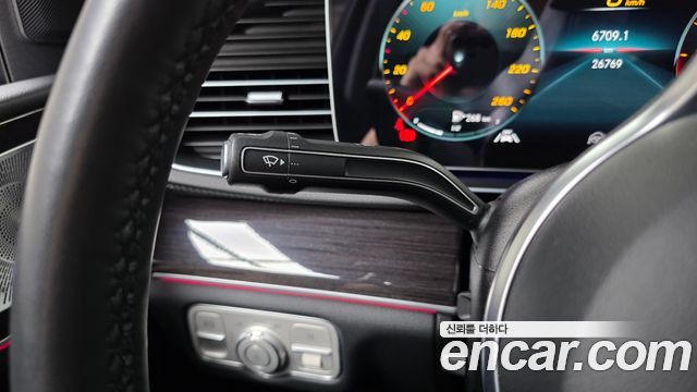 Mercedes-Benz GLE-Class 2023 — photo 28