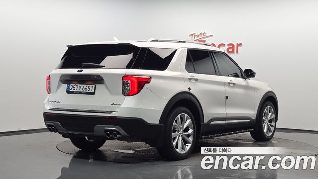 Ford Explorer 2022 — photo 2