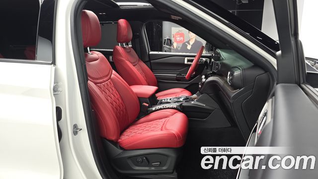 Ford Explorer 2022 — photo 17