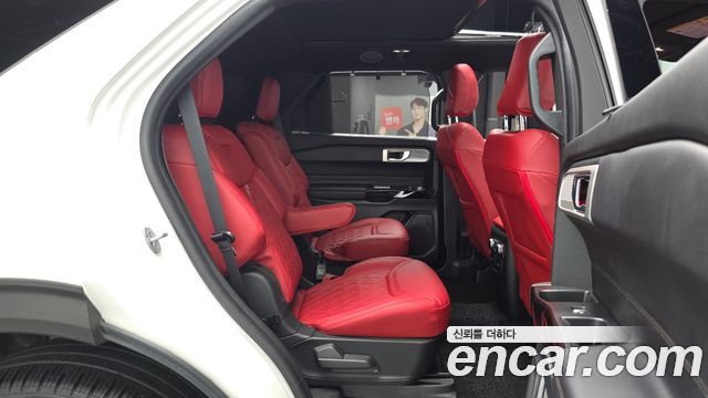 Ford Explorer 2022 — photo 18