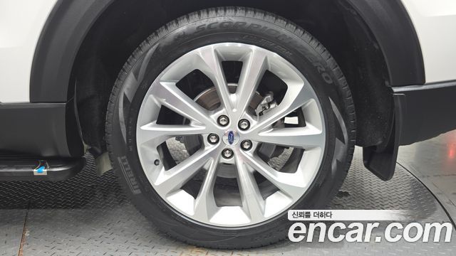 Ford Explorer 2022 — photo 7